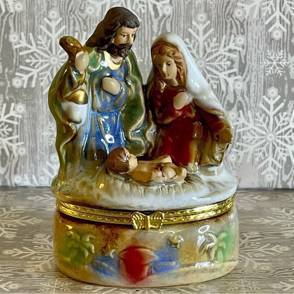 Blessed Family Nativity Lusterware Trinket Pill Box EUC